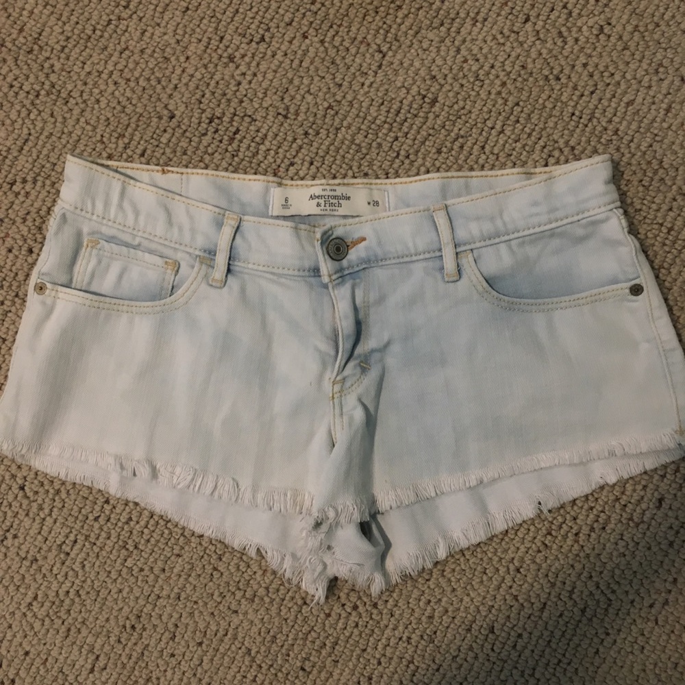 Light wash low rise Abercrombie shorts
